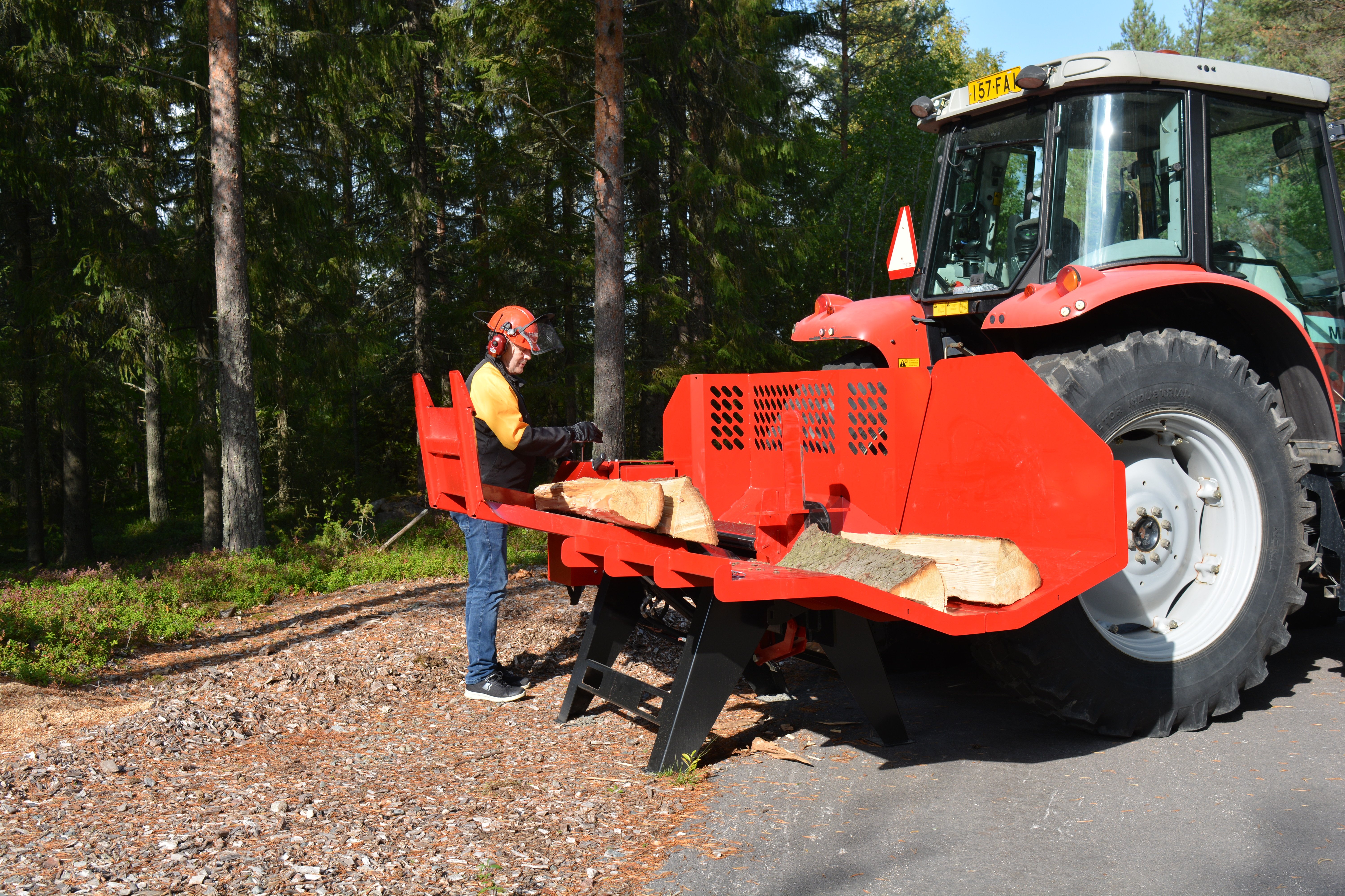 Hakki Pilke HH 110 Log Splitter in use.