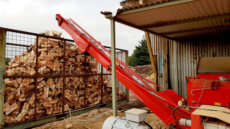 Hakki Pilke firewood processors feature smart outfeed conveyors.